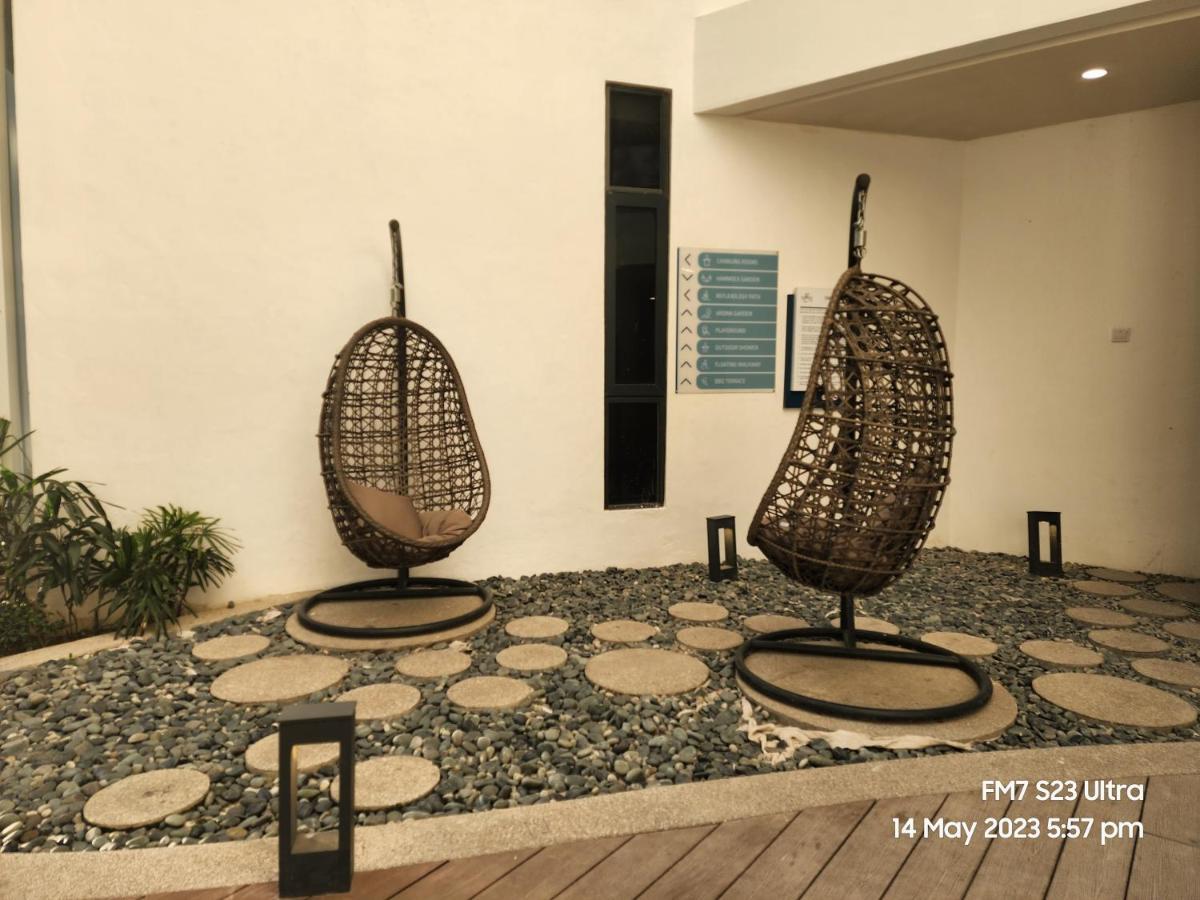 Seaview Luxury Suites At The Shore Kota Kinabalu Exterior foto