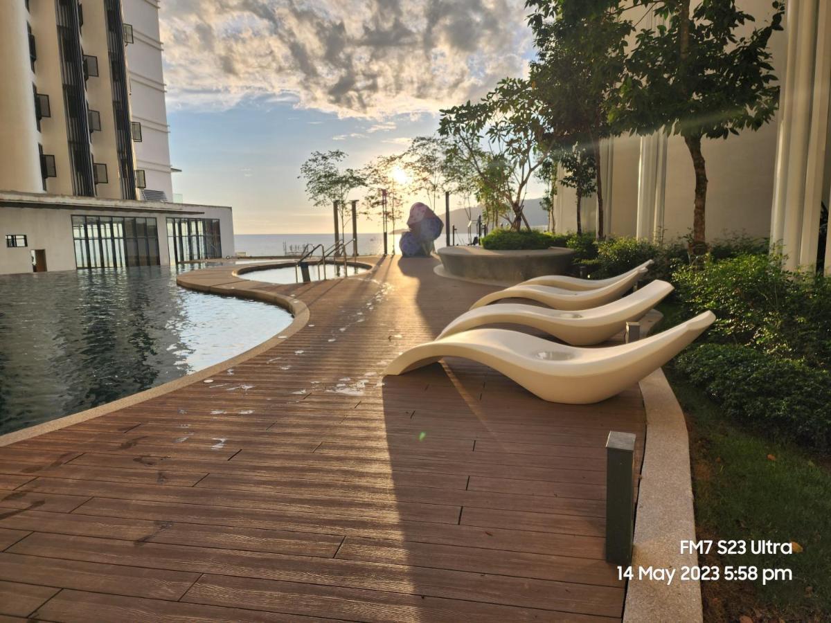 Seaview Luxury Suites At The Shore Kota Kinabalu Exterior foto
