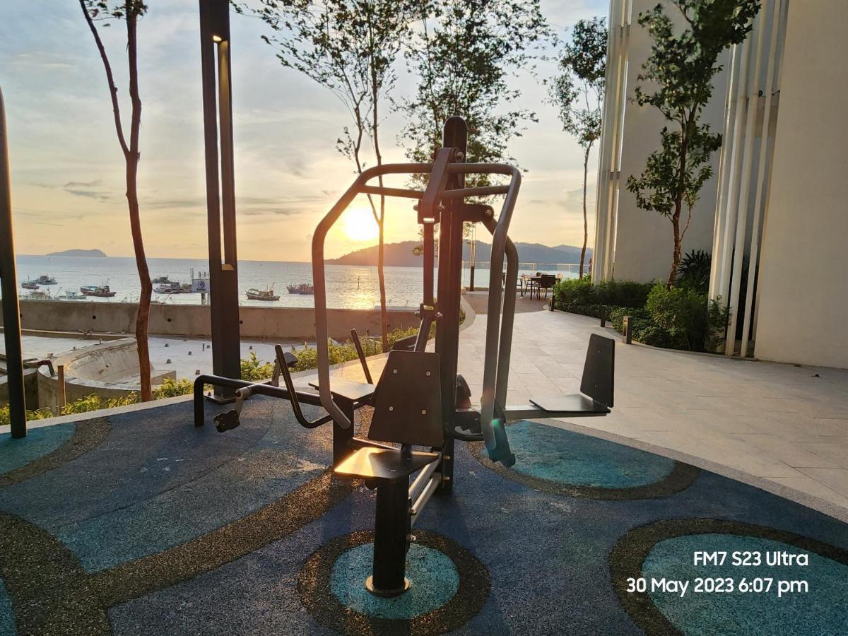 Seaview Luxury Suites At The Shore Kota Kinabalu Exterior foto
